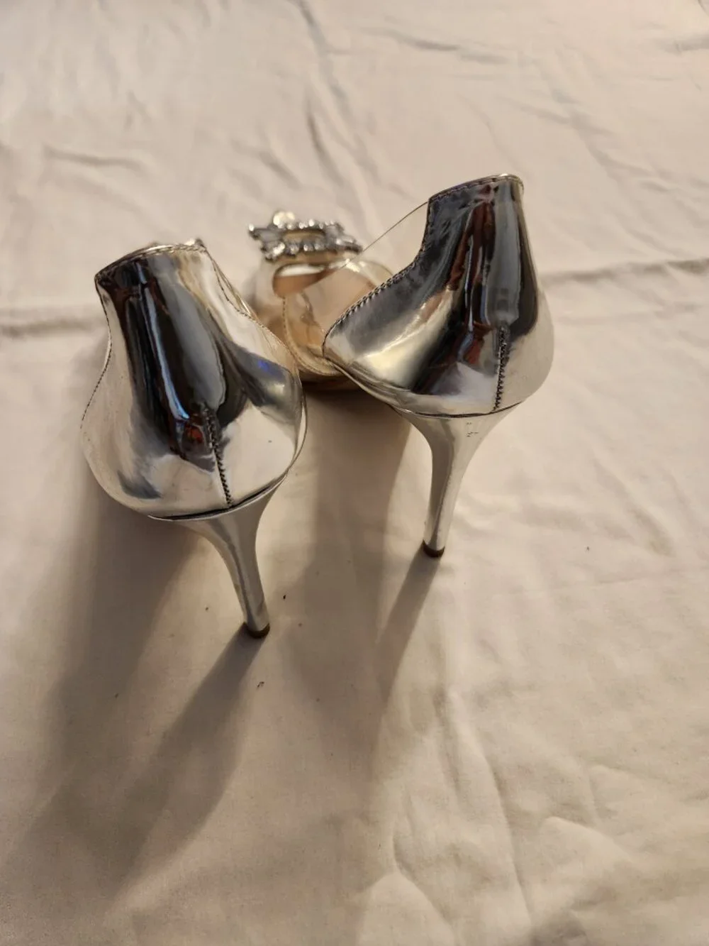 BCBG Holographic Pointed Toe Pumps Heels Silver Size 7.5 Embellished Toe Design